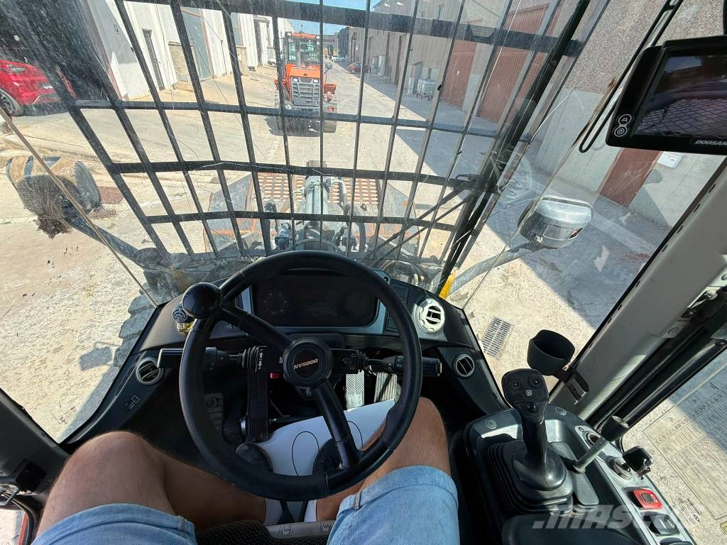 Doosan DL 200-5 Naudoti ratiniai krautuvai