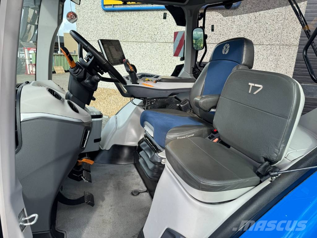 New Holland T7.260AC PLMI, Frontlinkage + PTO, airbrakes, 50k, Traktorji