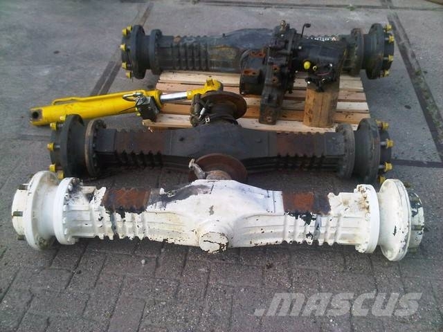 Komatsu WA 70-5 axles and transmission Osovine