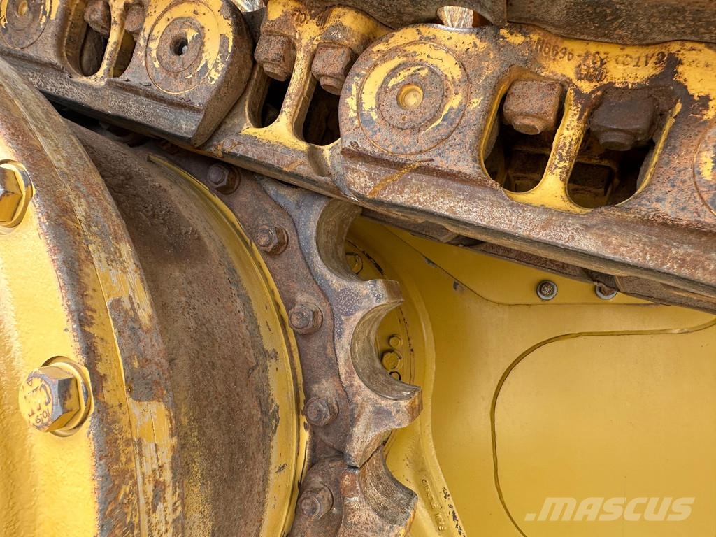 CAT D6 LGP Crawler dozers