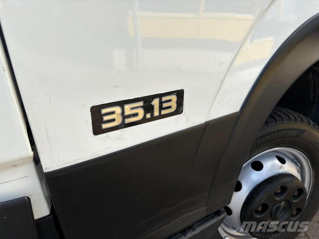Nissan NT400 + 29 METER LADDER/MOVING LIFT + HYDROLIC + W Pacēlāji uz automašīnas bāzes