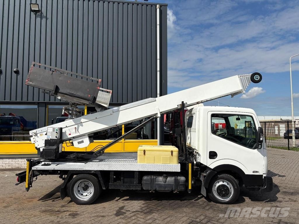 Nissan NT400 + 29 METER LADDER/MOVING LIFT + HYDROLIC + W Pacēlāji uz automašīnas bāzes