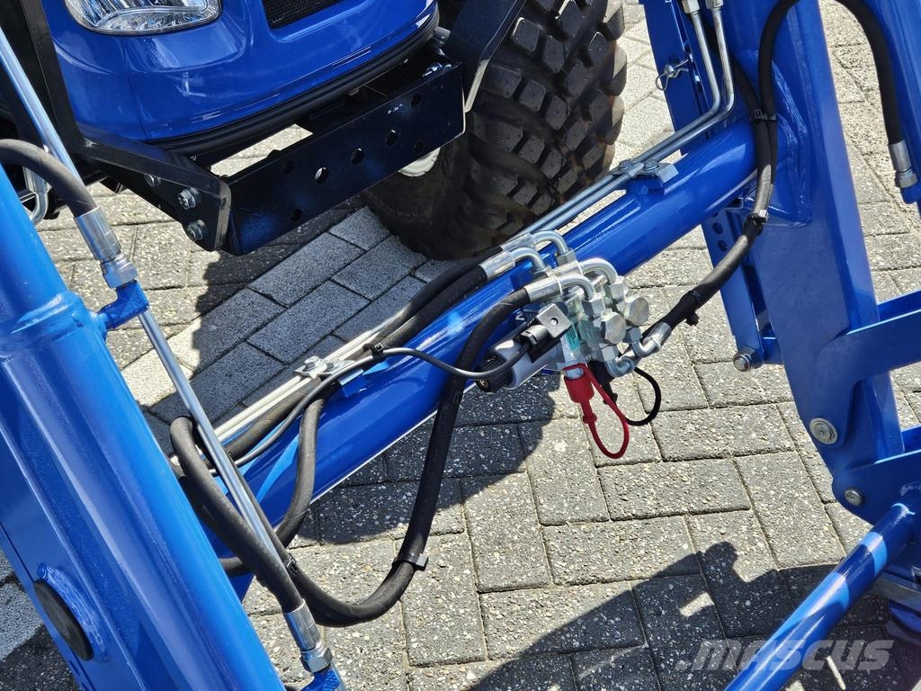 New Holland Boomer 55 HST met voorlader Kompakttraktorid