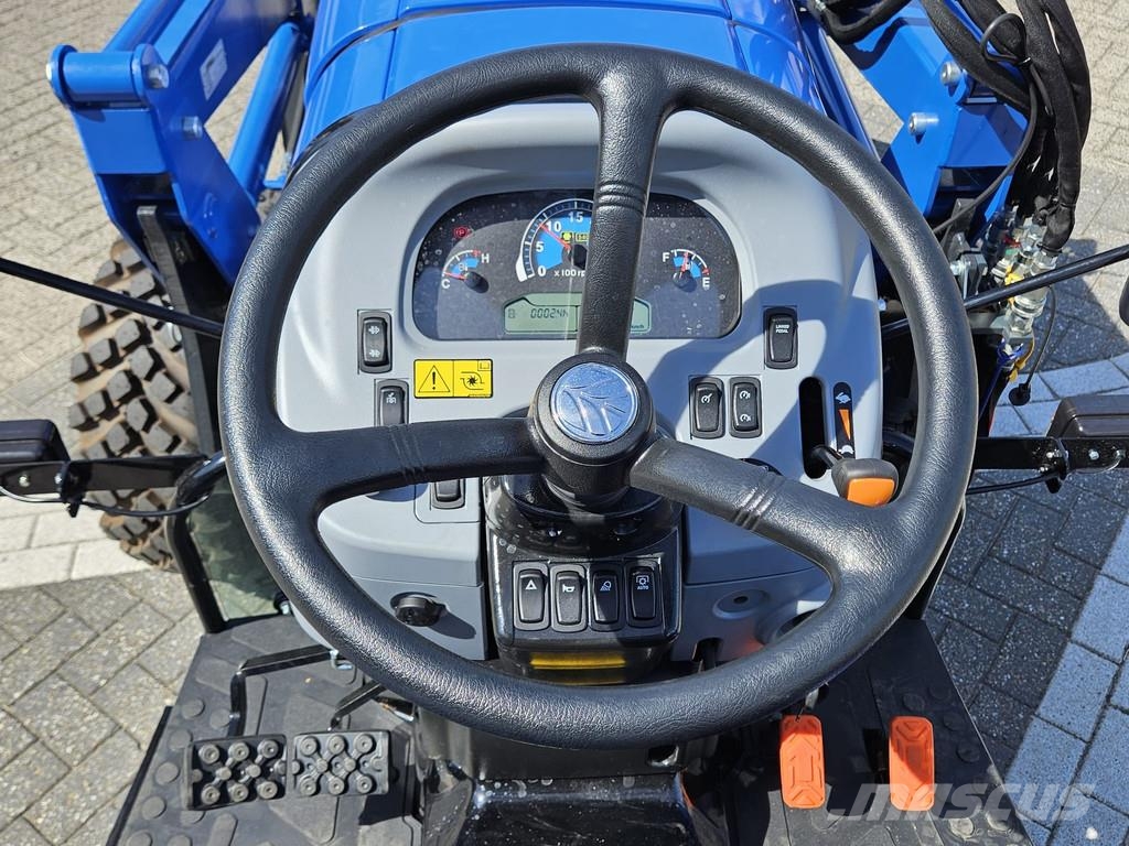 New Holland Boomer 55 HST met voorlader Kompakttraktorid