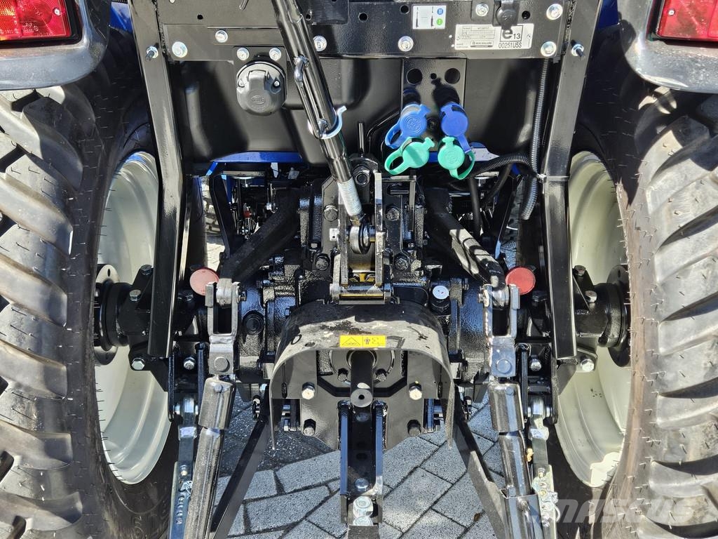 New Holland Boomer 55 HST met voorlader Kompakttraktorid