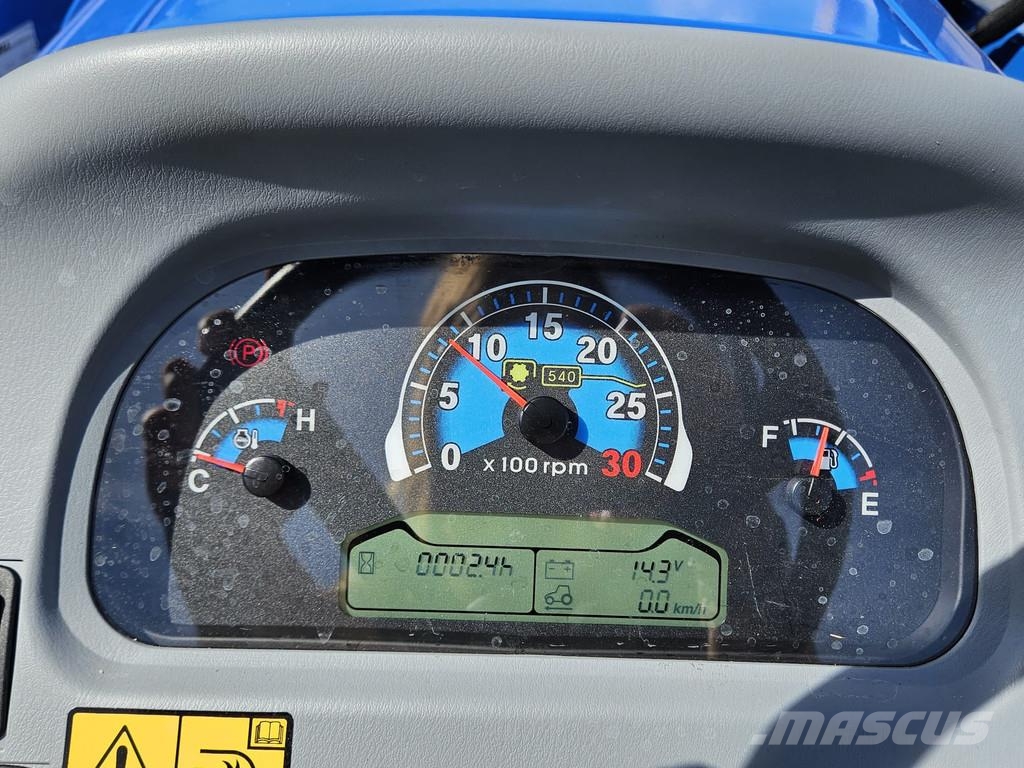 New Holland Boomer 55 HST met voorlader Kompakttraktorid