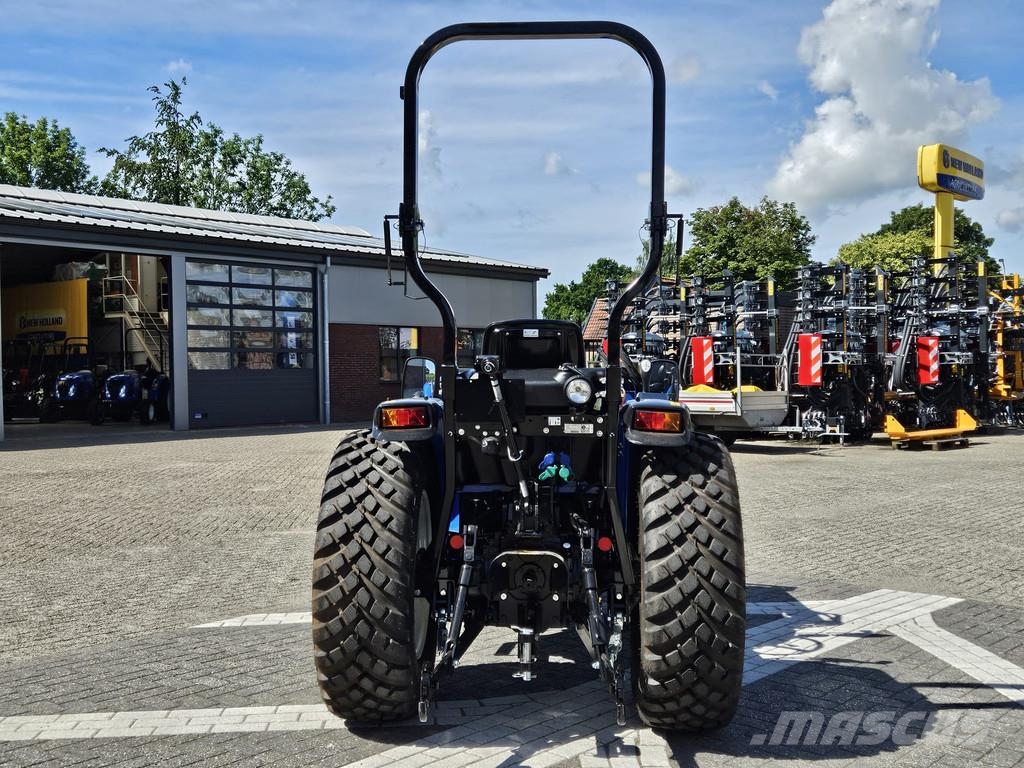 New Holland Boomer 55 HST met voorlader Kompakttraktorid