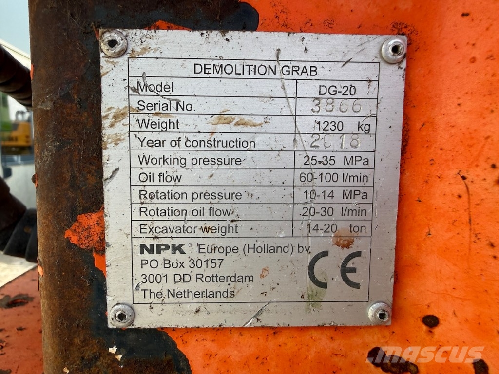 Sennebogen 818 M - 818 M E - 818ME - 818 E Bageri za manipuliranje materijalom / otpadom