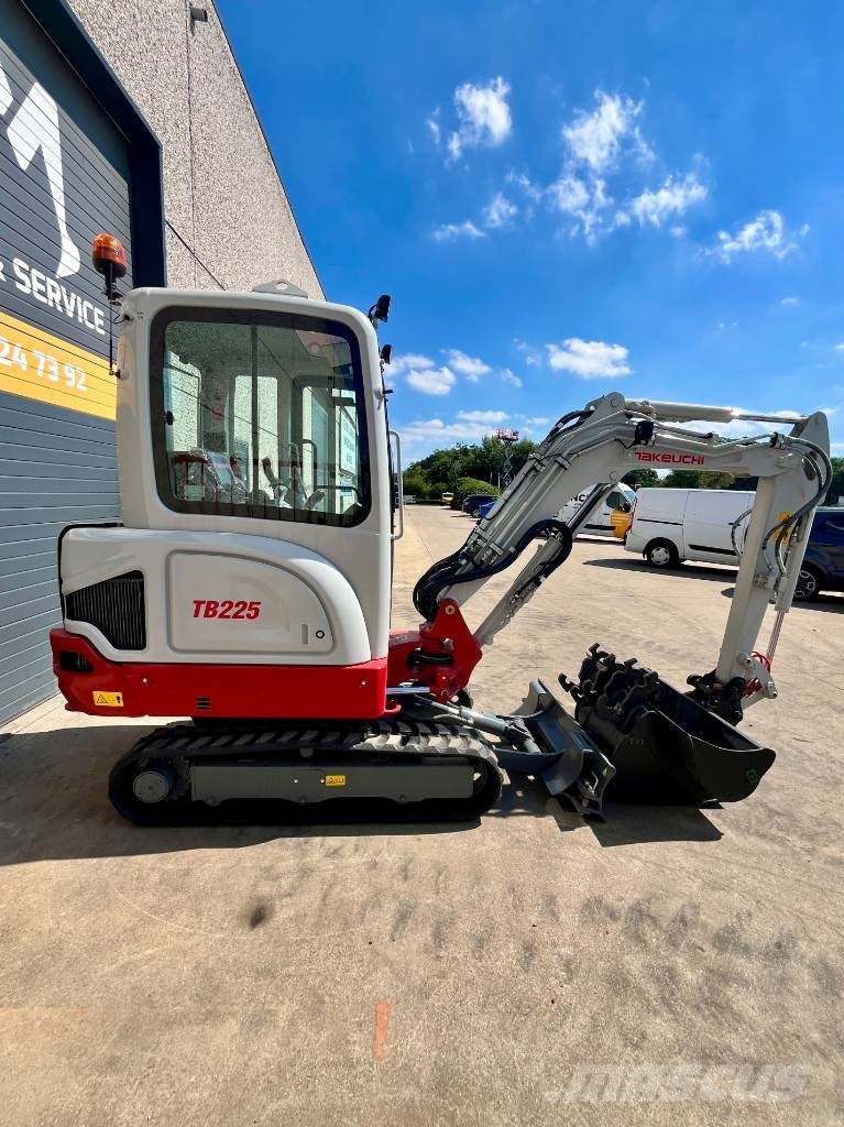 Takeuchi TB 225 Εκσκαφάκι (διαβολάκι) < 7t