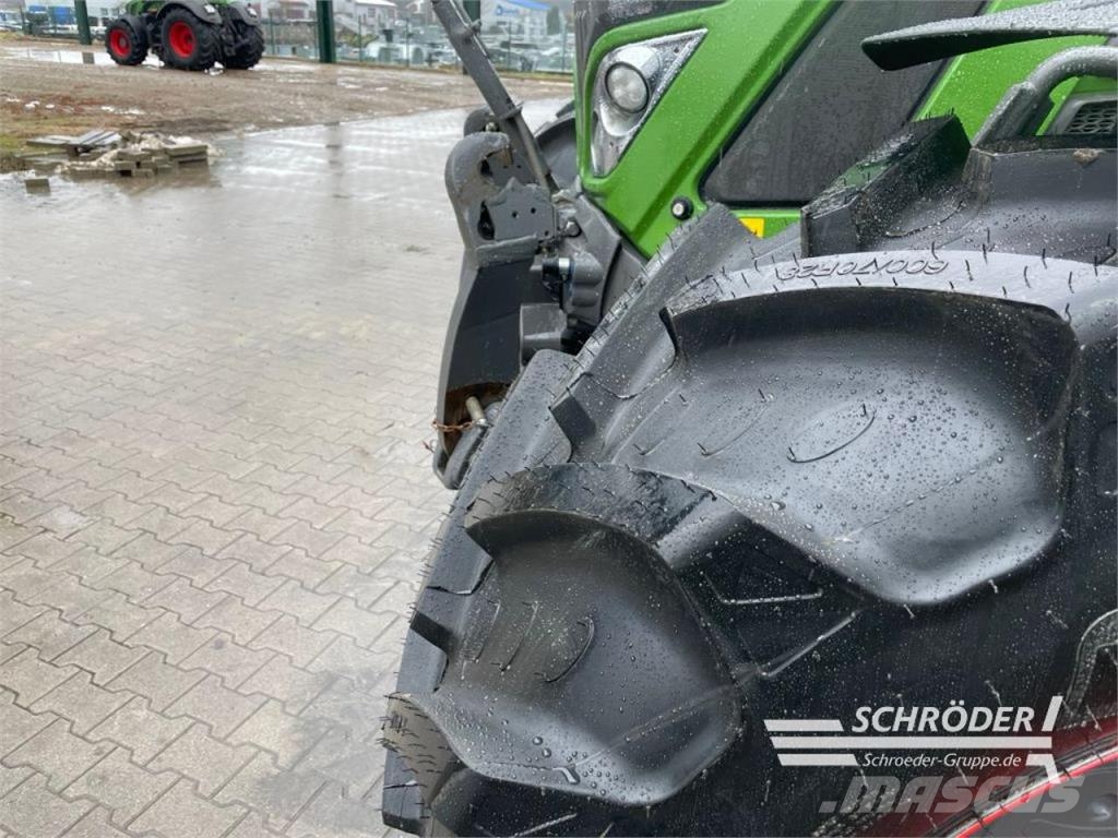 Fendt 718 VARIO GEN6 PROFI PLUS Tractoare