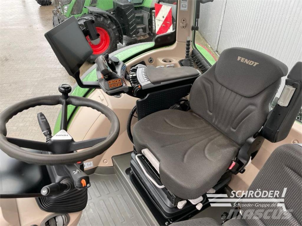 Fendt 718 VARIO GEN6 PROFI PLUS Tractoare