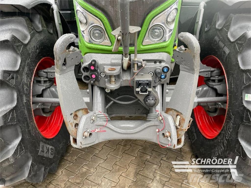 Fendt 718 VARIO GEN6 PROFI PLUS Tractoare