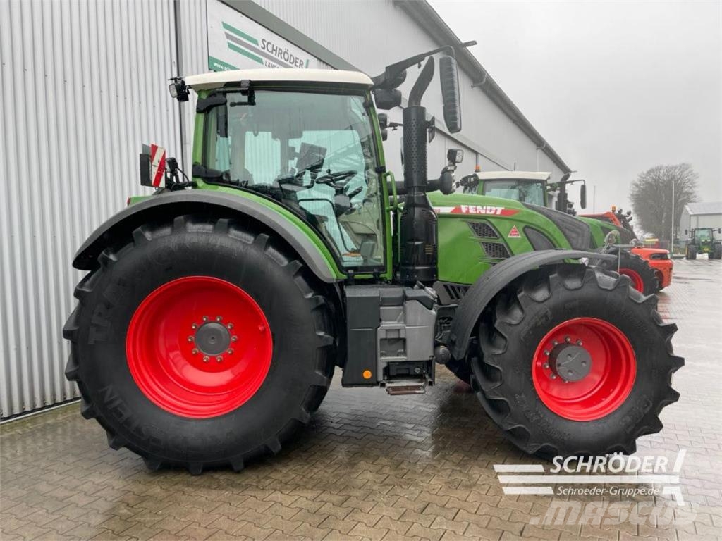 Fendt 718 VARIO GEN6 PROFI PLUS Трактори