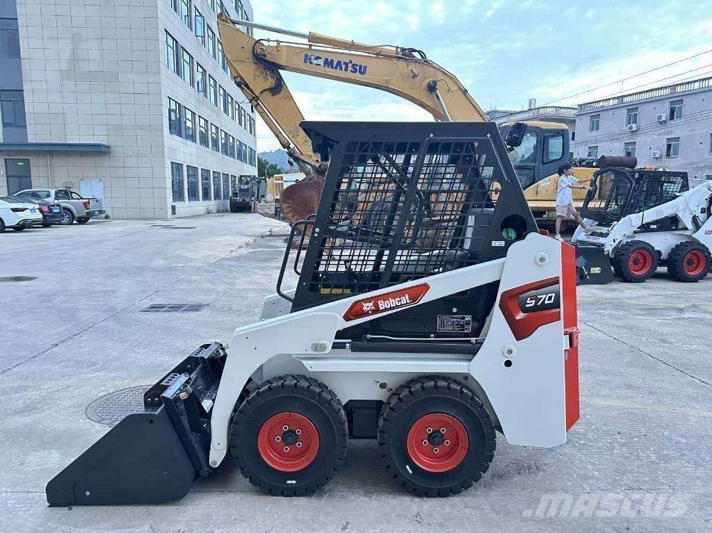 Bobcat S70 스키드로더