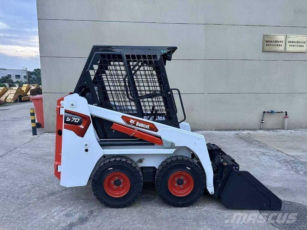 Bobcat S70 스키드로더