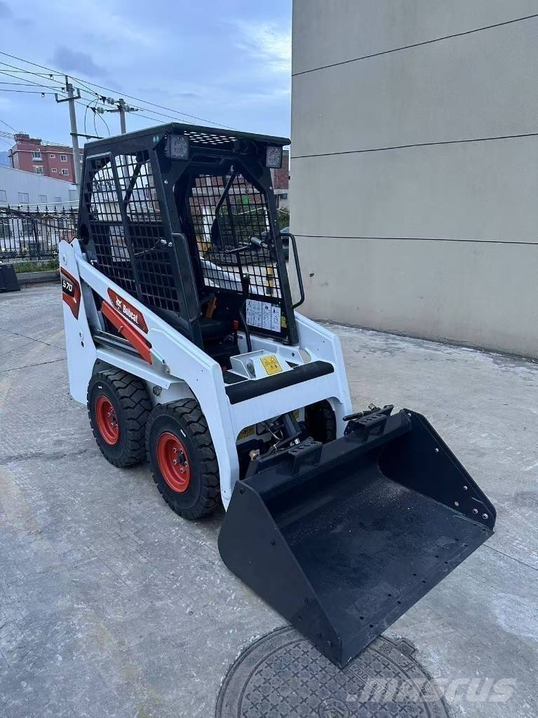 Bobcat S70 스키드로더