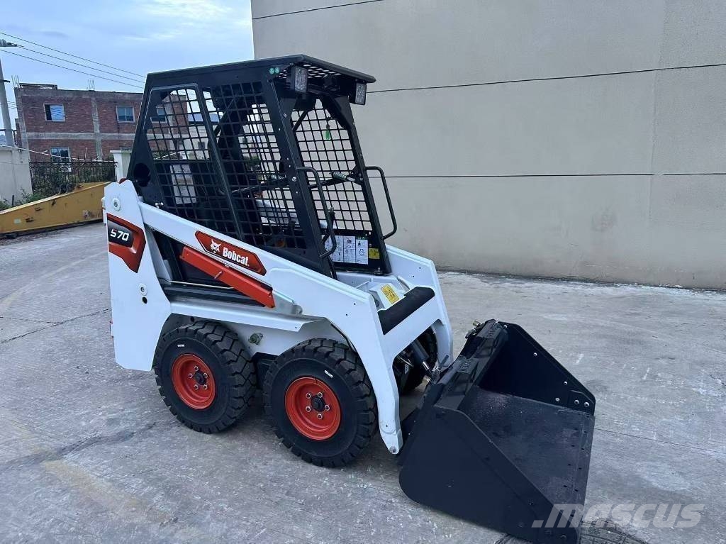 Bobcat S70 스키드로더