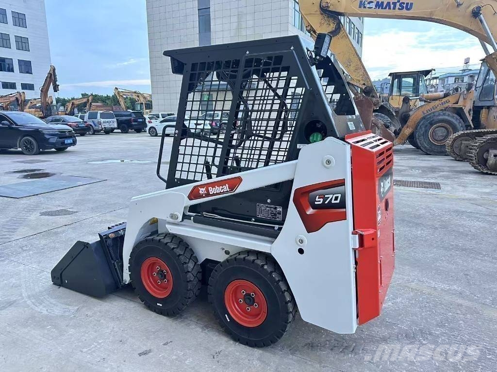 Bobcat S70 스키드로더