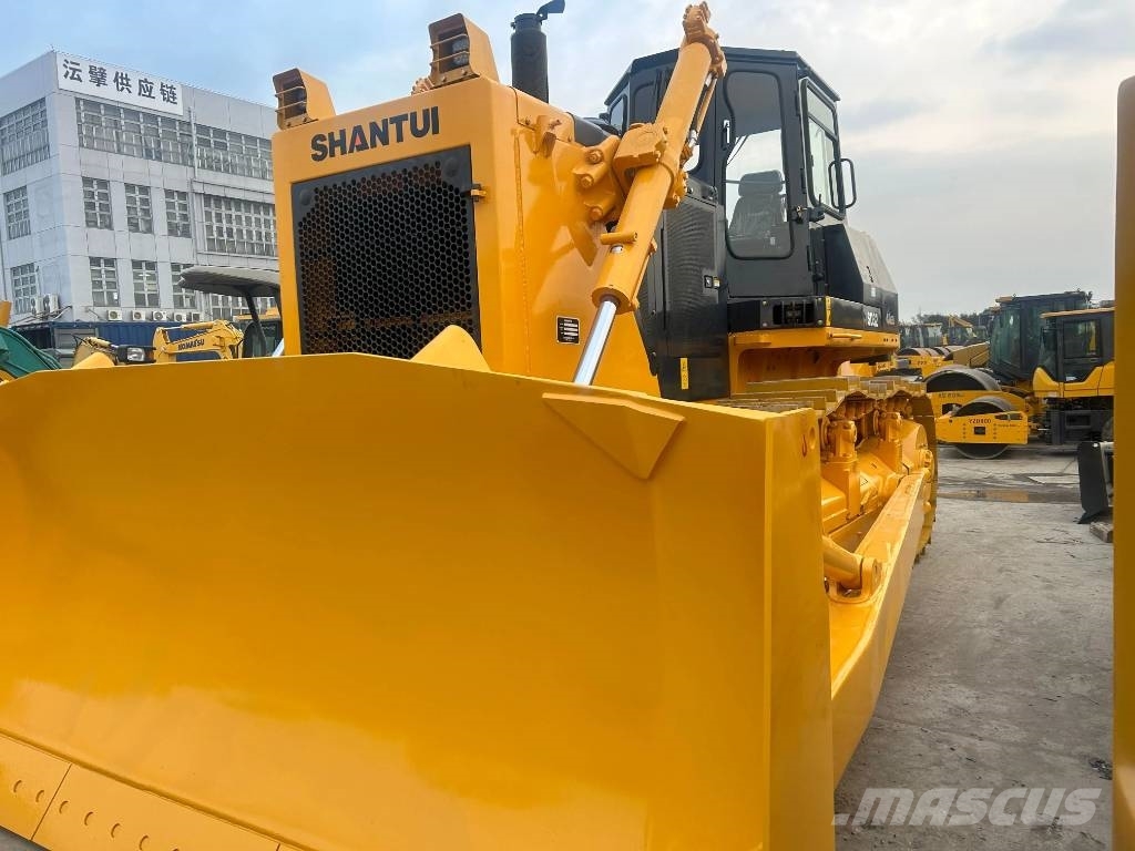 Shantui SD 32 Crawler dozers