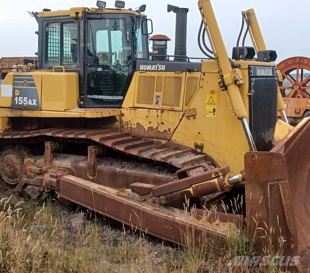 Komatsu D155 AX-6 Buldozer sobre oruga
