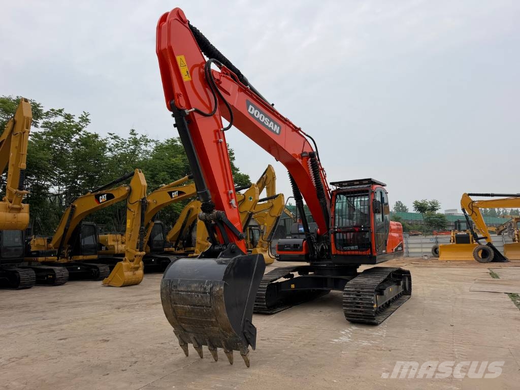 Doosan DX225 Raupenbagger