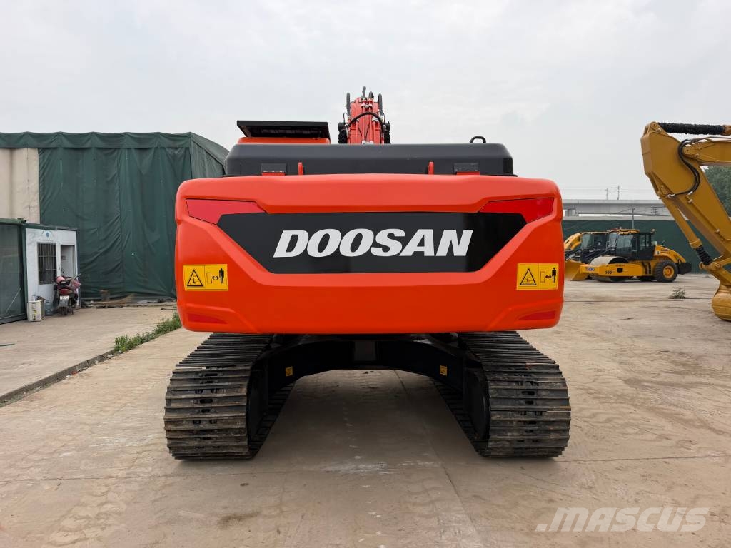 Doosan DX225 Raupenbagger