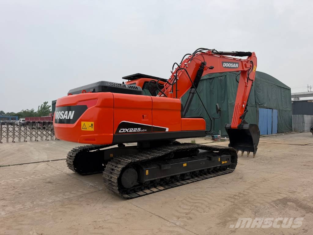 Doosan DX225 Raupenbagger