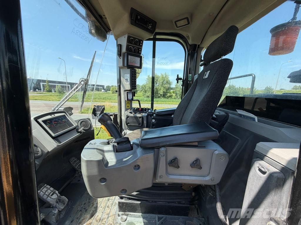 CAT 966M Kolesové nakladače