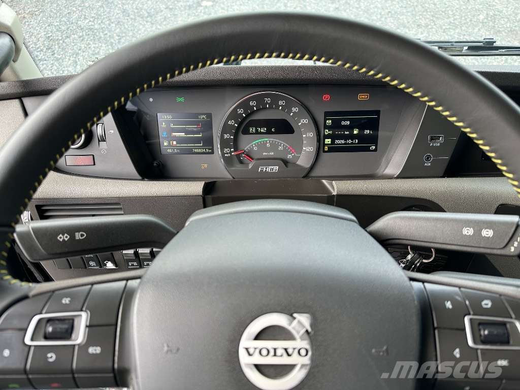 Volvo FH16 750 8x4*4 tridem, AJK koukkulaite Vrachtwagen met containersysteem
