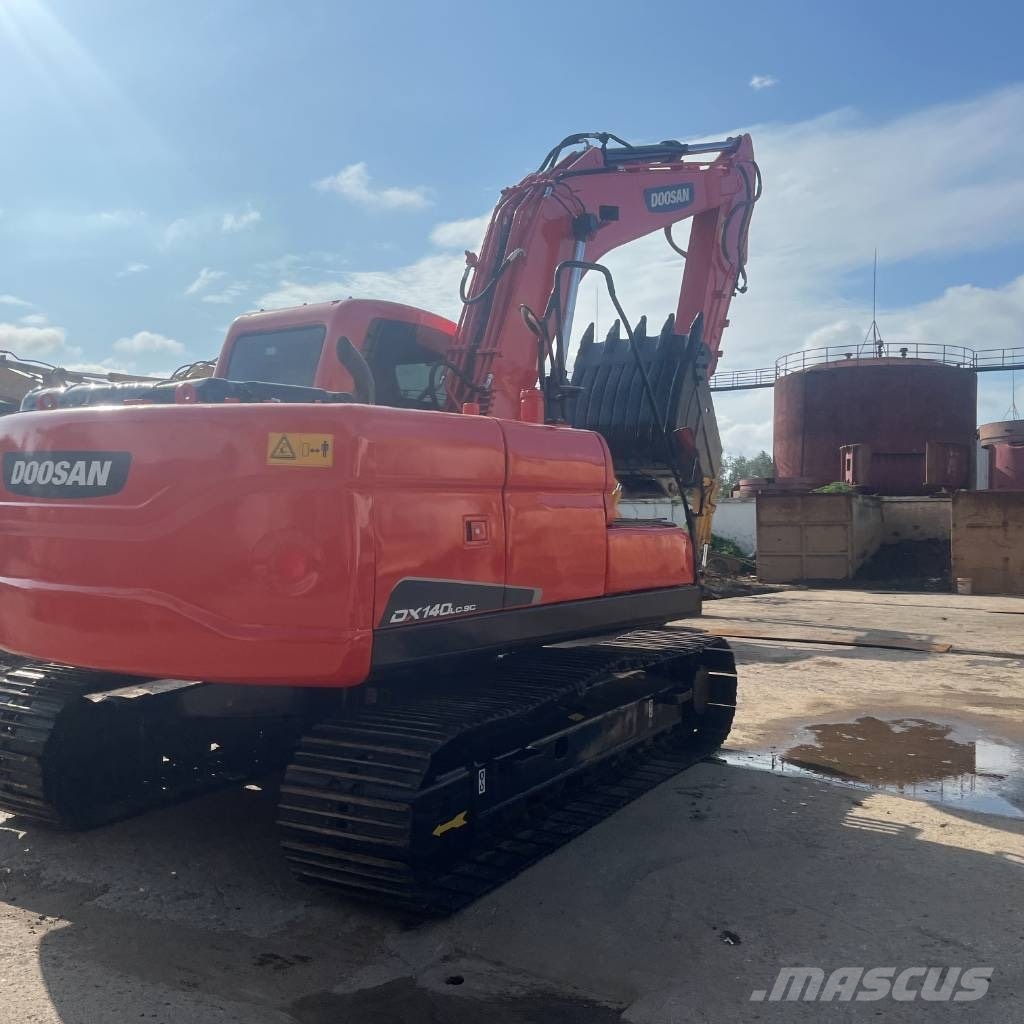 Doosan DX 140 LC Bagri goseničarji