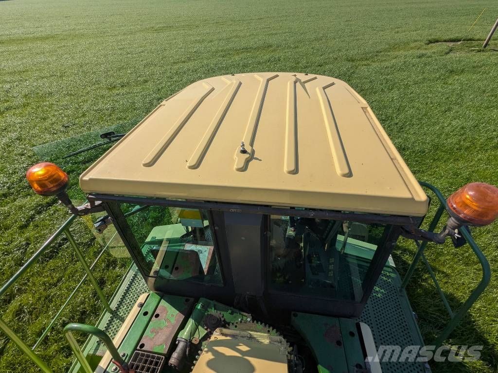 Krone Big X V8 自走式青贮饲料收割机