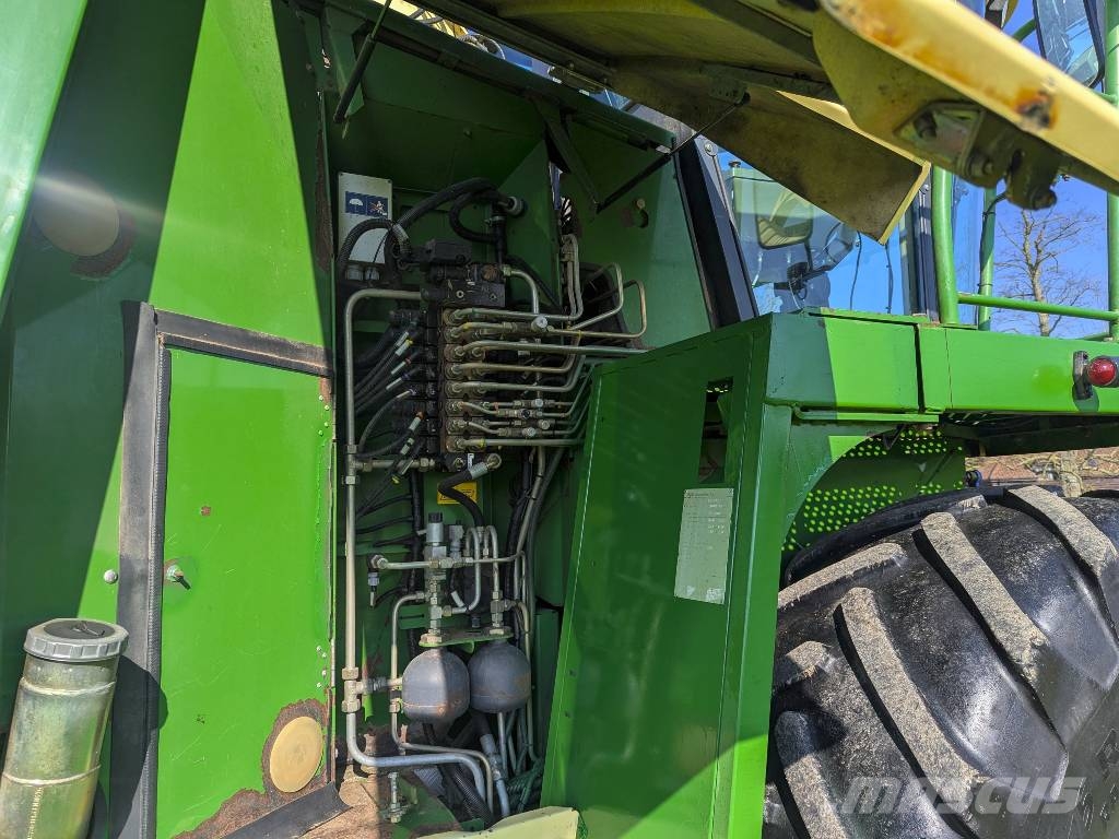 Krone Big X V8 自走式青贮饲料收割机