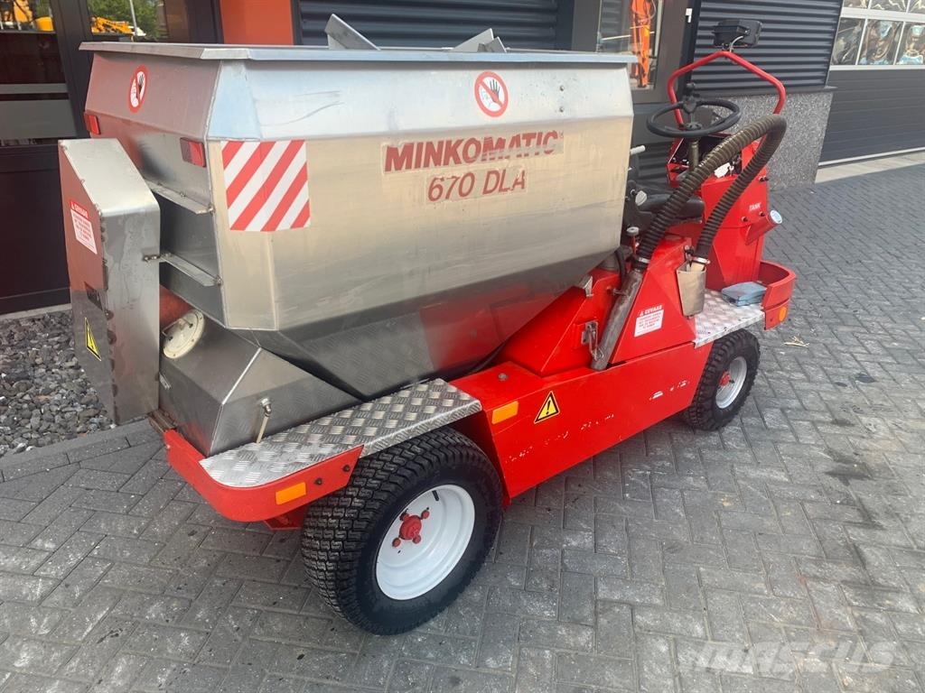 Norcar MINKOMATIC 670 DLA Karjan ruokintalaitteet