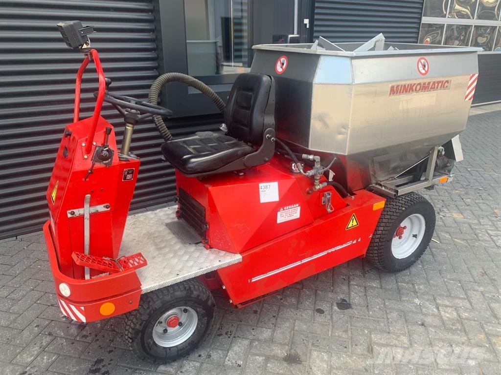 Norcar MINKOMATIC 670 DLA Karjan ruokintalaitteet