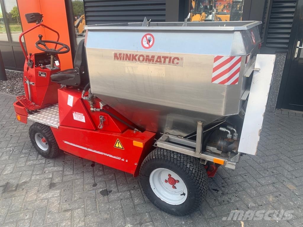 Norcar MINKOMATIC 670 DLA Karjan ruokintalaitteet