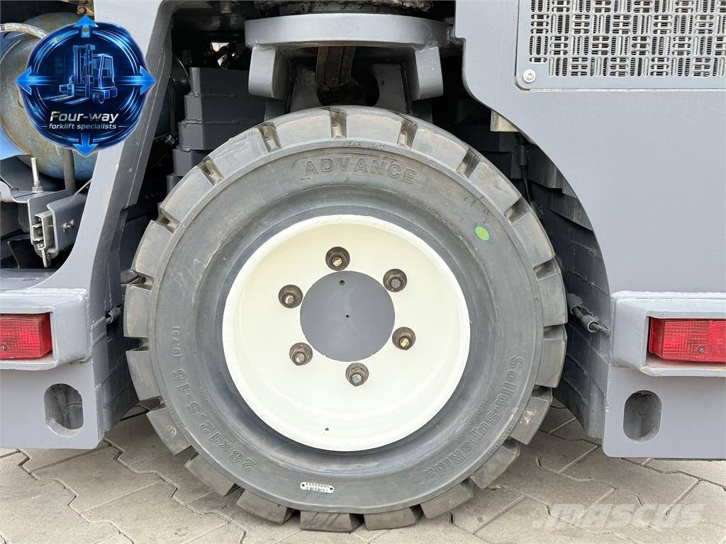 Combilift CB4000 | GAS | TRIPLEX 6800 | FREE-LIFT | FORK-POS شاحنة المناولة رباعية الاتجاهات