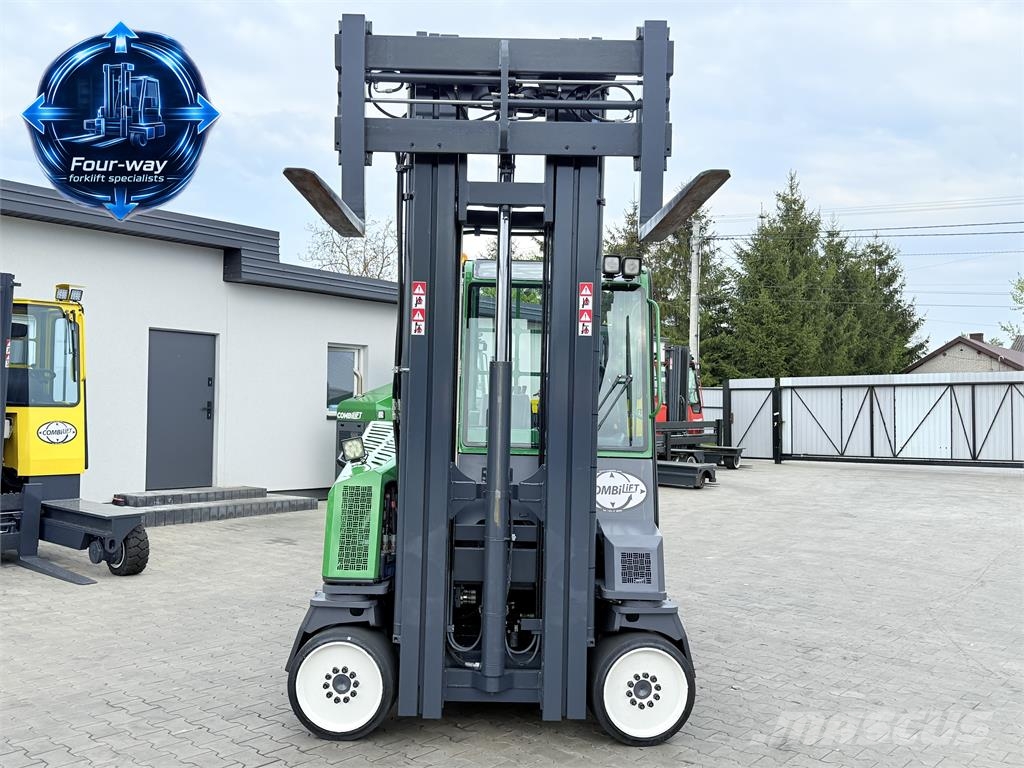 Combilift CB4000 | GAS | TRIPLEX 6800 | FREE-LIFT | FORK-POS شاحنة المناولة رباعية الاتجاهات