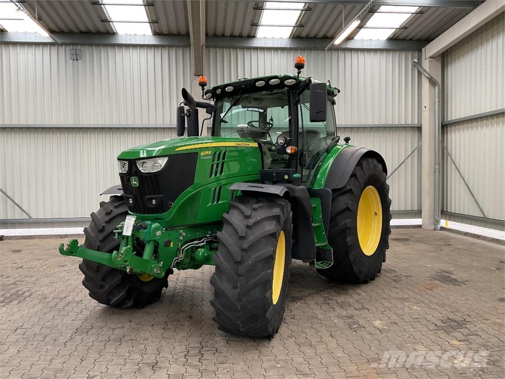 John Deere 6215R الجرارات
