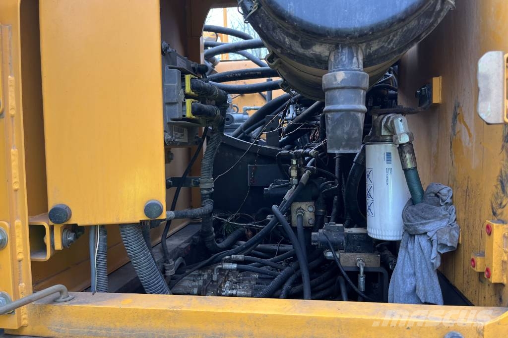 Volvo EC 240 C L Bandgrävare