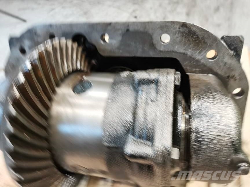 Deutz-Fahr 620 TTV Agrotron {Carraro 16X41 front differential 傳動裝置