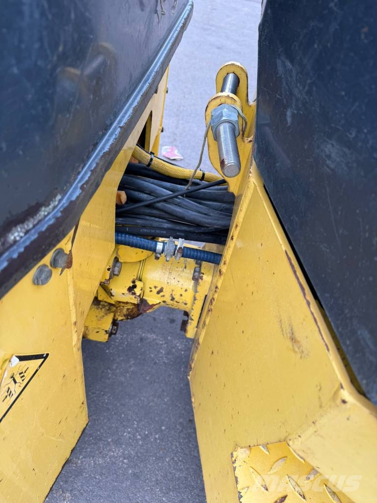 Bomag BW 120 AD-4 // 2005 / 2200 H/ Vibration Rouleaux tandem