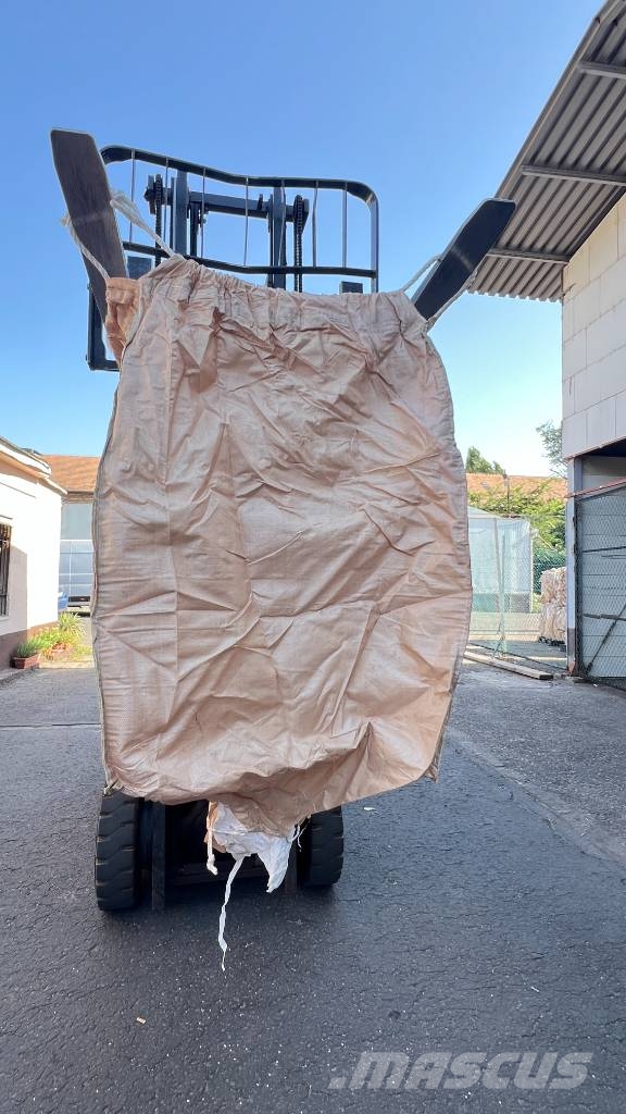 BIGBAG Zsák 90x90x110 cm használt Jumbóbeladó +36308552444 Sonstige Ernte Verarbeitung und -lagerung