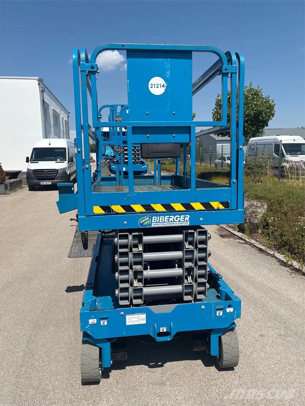 Genie GS 3246 رافعات مقصية الشكل