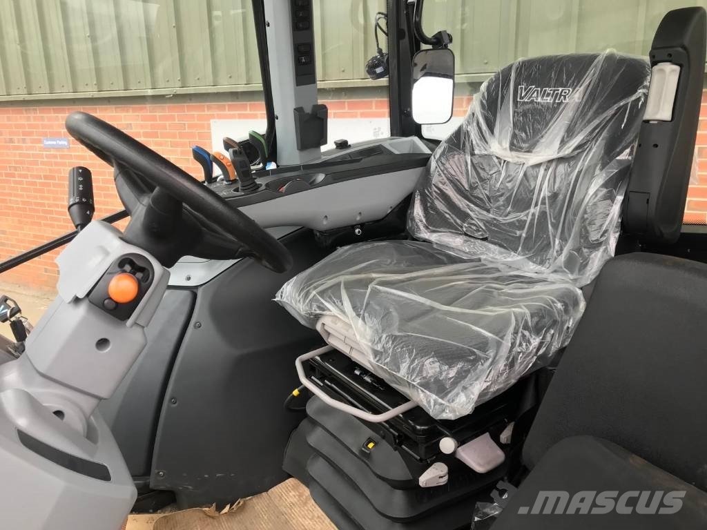 Valtra G 135 A 트랙터