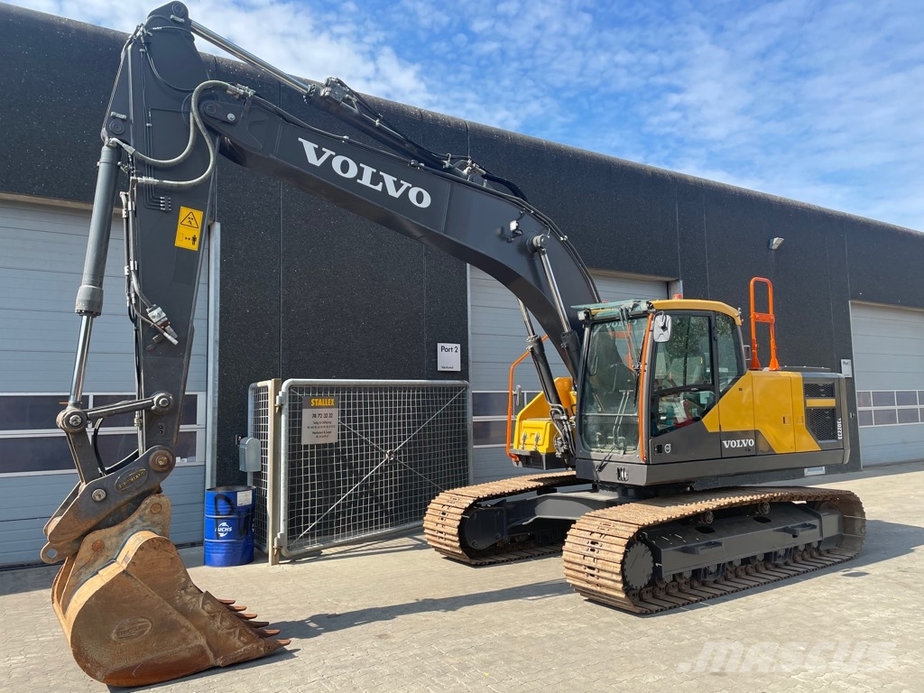 Volvo EC220E Гусеничные экскаваторы