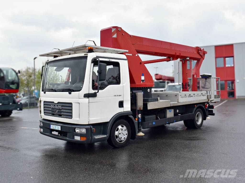 Wumag WT 270 Bilmontert lift