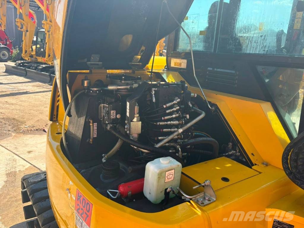 Komatsu PC 80 MR-5 حفارات وسط 7 طن - 12 طن