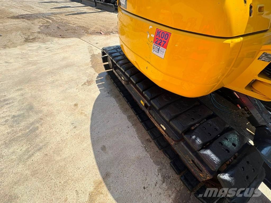 Komatsu PC 80 MR-5 حفارات وسط 7 طن - 12 طن