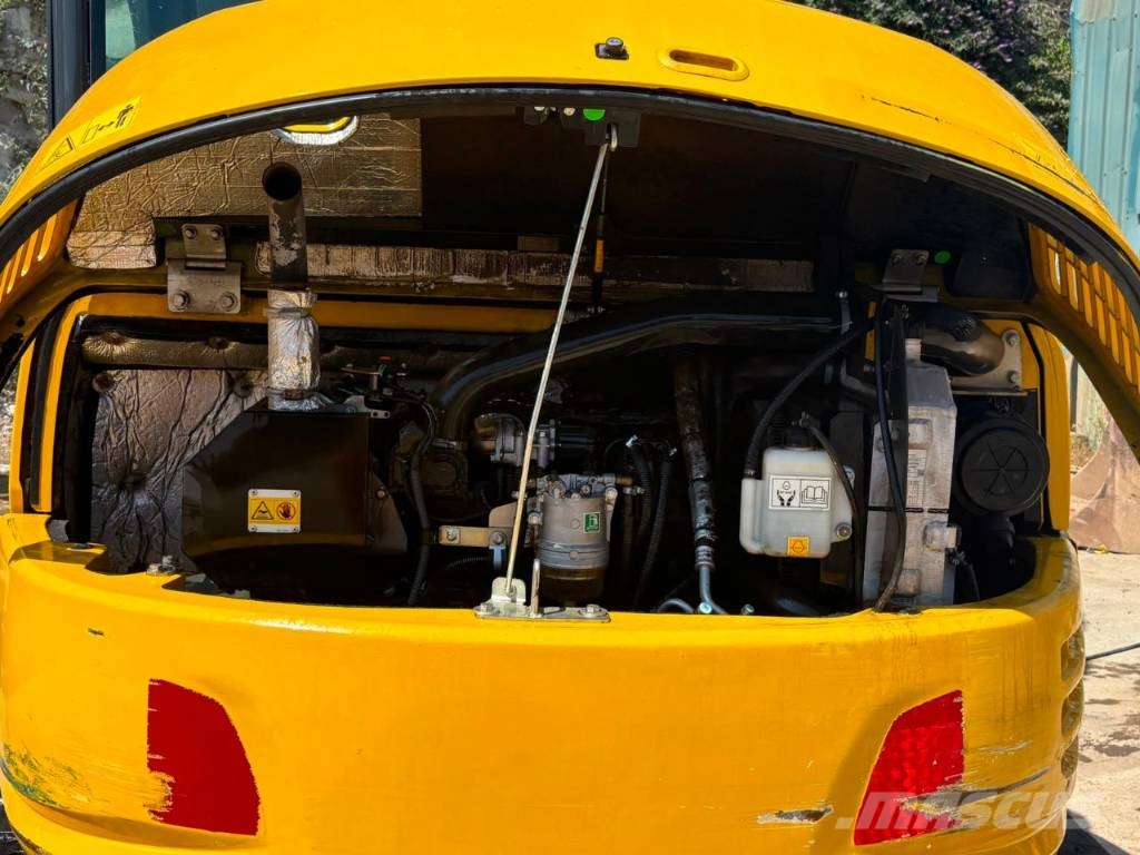 Komatsu PC 80 MR-5 حفارات وسط 7 طن - 12 طن