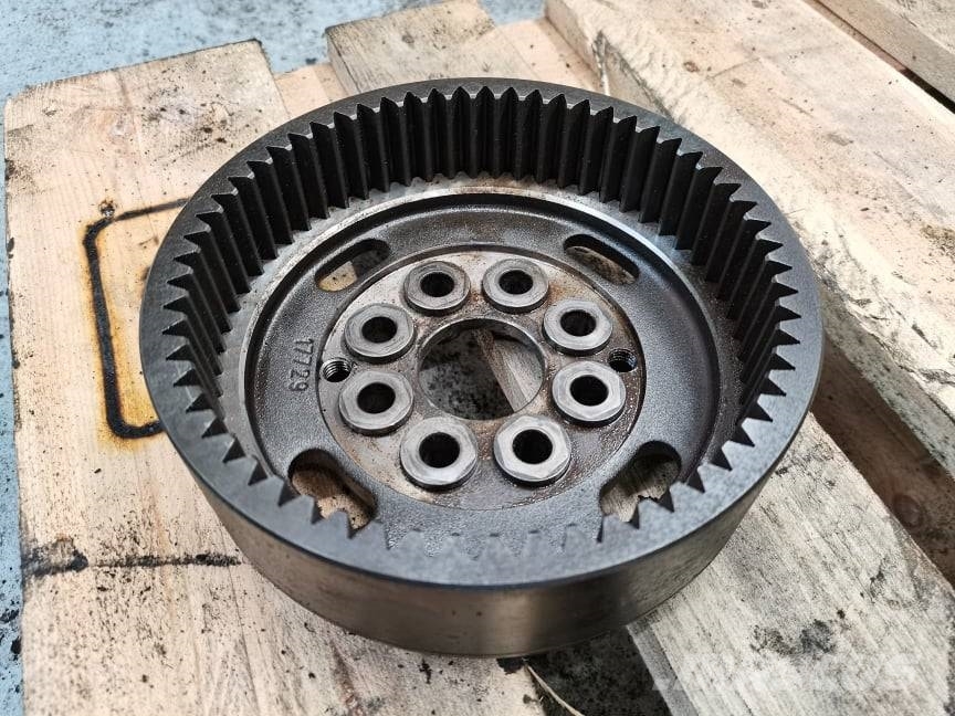 McCormick {wreath portal axle Carraro} Rama i zawieszenie